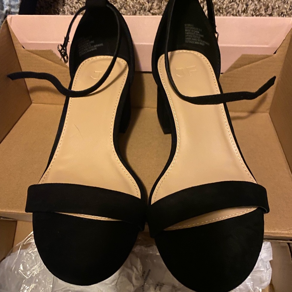 NWB Just fab black chunky heels - Picture 3 of 4